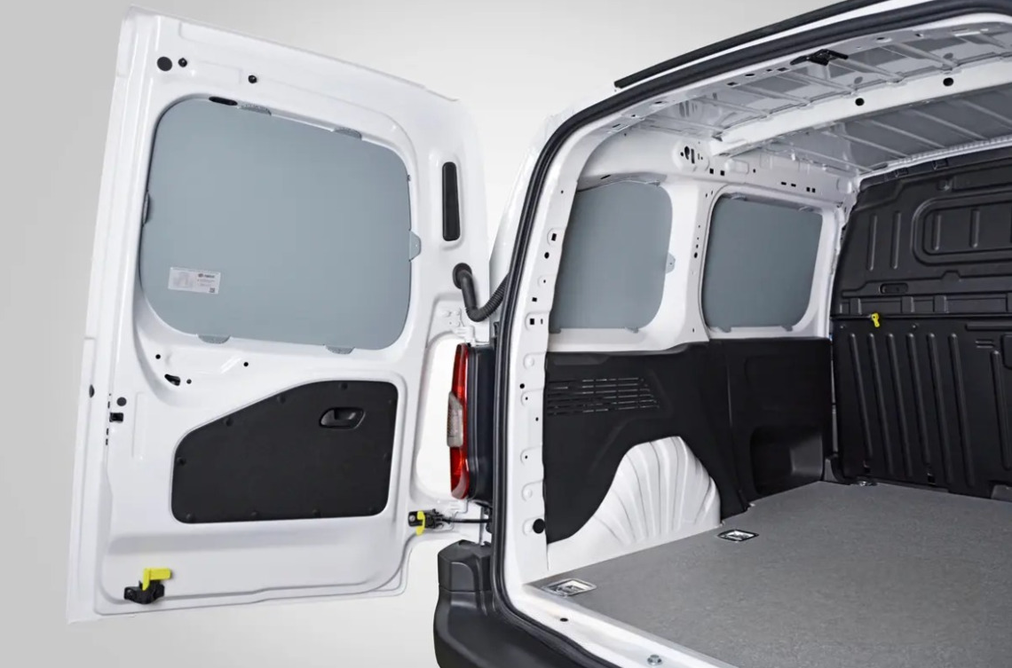 Пластикова обшивка стін фургона Combo Cargo L1H1 (2019-) (38855)